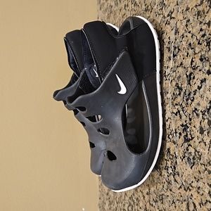 Boys Nike sandals